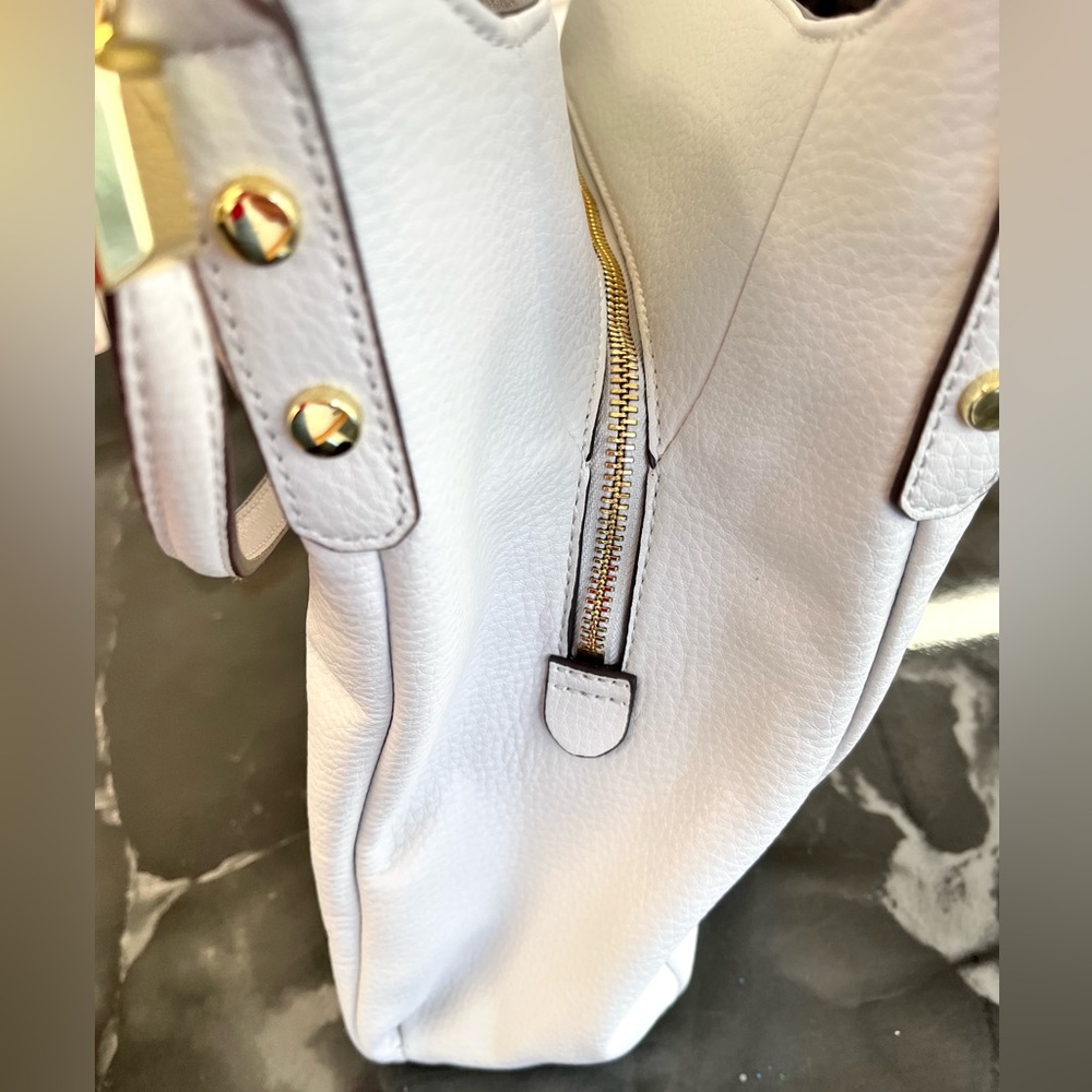 Anne Klein Cream Tote with Gold Hardware - Picture 7 of 9
